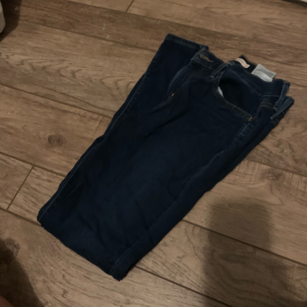 High rise , super skinny Dark blue Levi’s. Size 27